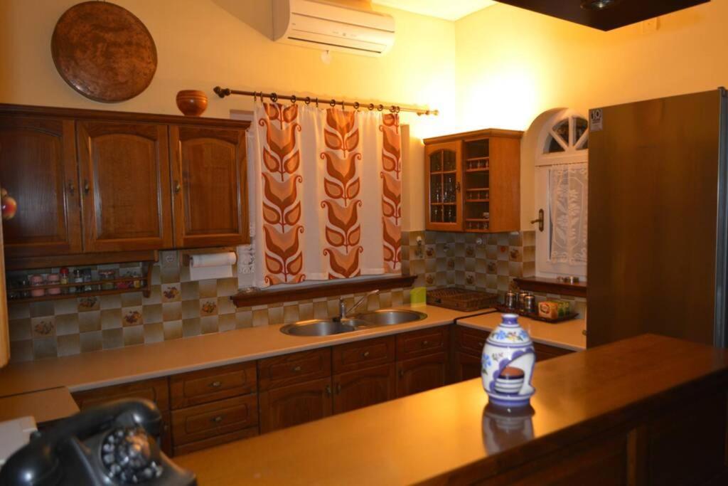 Villa Triple H Volos Esterno foto