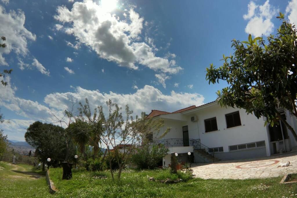 Villa Triple H Volos Esterno foto